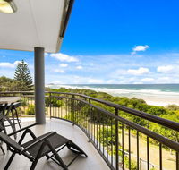 Shoreline Nine Penthouse With Ocean Views - Accommodation Main Beach