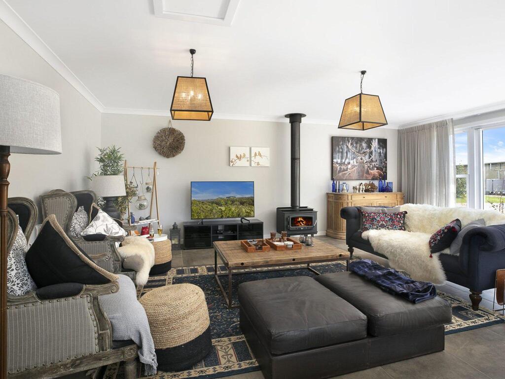 Accommodation Main Beach