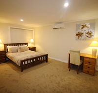 Silver House - Melbourne Airport Accommodation - Accommodation Main Beach