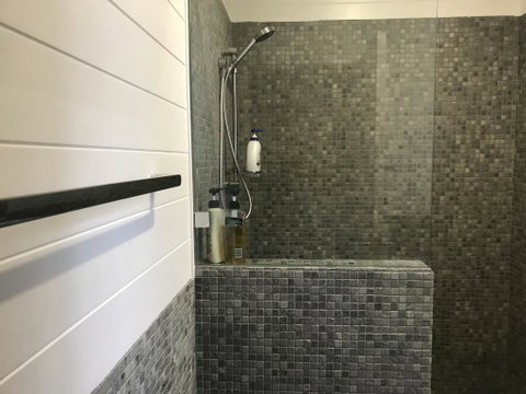 Silvermere Guesthouse - Accommodation Main Beach 3