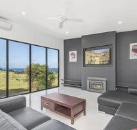 Skenes Retreat - views of the ocean from the deck - Accommodation Main Beach