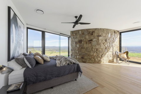 Sky High - Accommodation Main Beach 3