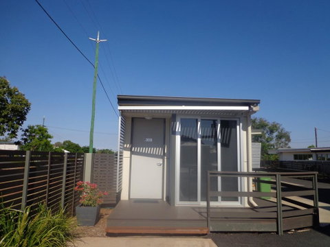 Smart Stayzzz Inns - Accommodation Main Beach 2