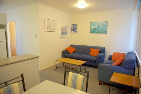 Snow Ski Apartments 06 - Accommodation Main Beach 0