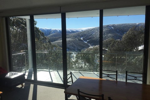 Snow Ski Apartments 22 - Accommodation Main Beach 0