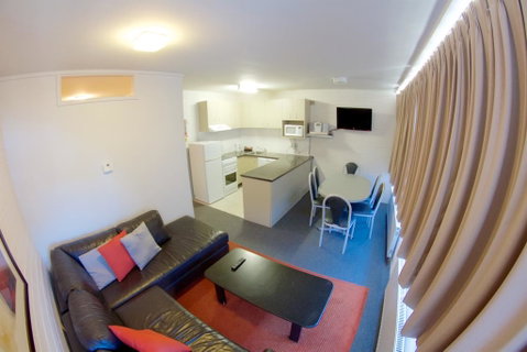 Snow Ski Apartments 27 - Accommodation Main Beach 1