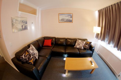 Snow Ski Apartments 28 - Accommodation Main Beach 3