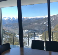 Snow Ski Apartments 28 - Accommodation Main Beach