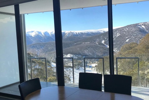 Snow Ski Apartments 28 - Accommodation Main Beach 0
