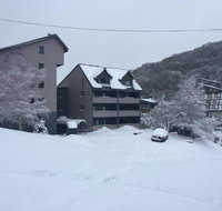 Snow Ski Apartments 29 - Accommodation Main Beach