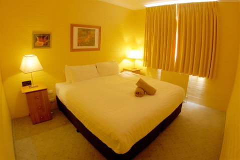 Snow Ski Apartments 37 - Accommodation Main Beach 1