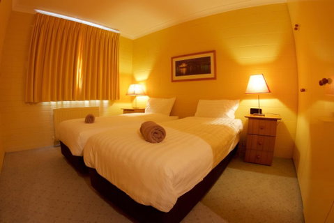 Snow Ski Apartments 37 - Accommodation Main Beach 2