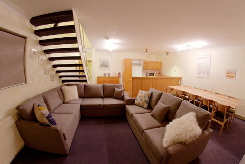 Snow Ski Apartments 38 - Accommodation Main Beach 2