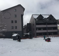 Snow Ski Apartments 38 - Accommodation Main Beach