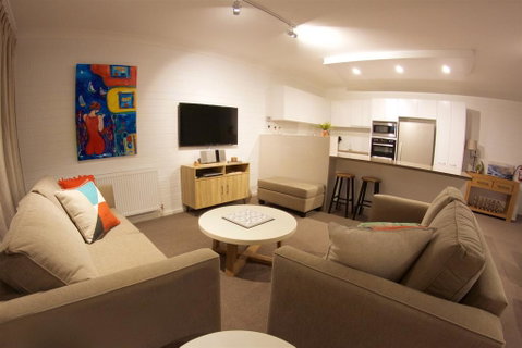 Snow Ski Apartments 39 - Accommodation Main Beach 1