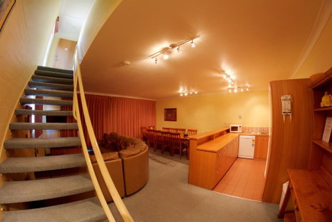 Snow Ski Apartments 41 - Accommodation Main Beach 1