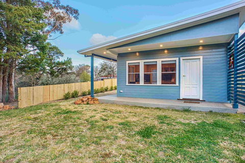 Sofia-Rose And Cottage - Accommodation Main Beach 1