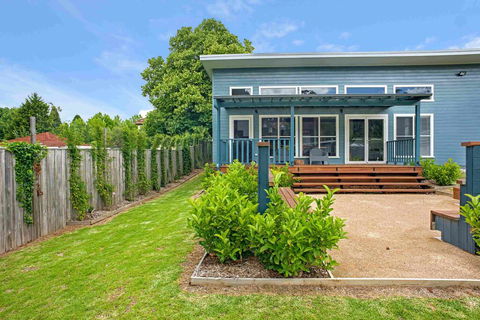 Sophia-Rose House Only - Accommodation Main Beach 1