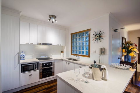 South Pacific Resort & Spa Noosa - Accommodation Main Beach 0