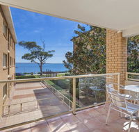 South Pacific Unit 6 Amazing unit opposite the beach. - Accommodation Main Beach