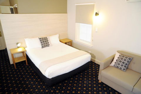 Sovereign Hill Hotel - Accommodation Main Beach 1