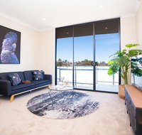 SP246-Brandnew modern Apt in Penrith with parking - Accommodation Main Beach