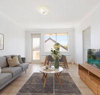 Spacious apartment in trendy Sydney neighbourhood - Accommodation Main Beach