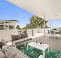 Spacious apartment with generous entertaining - Accommodation Main Beach