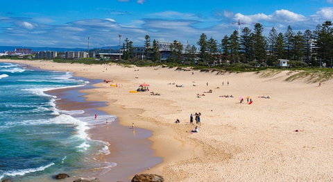 Spacious Townhouse In Wollongong - Accommodation Main Beach 2