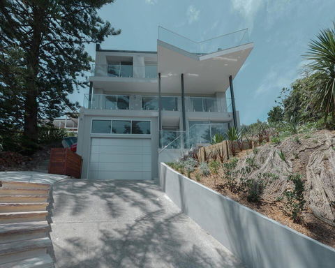 Spectacular Bilgola Beachhouse - Accommodation Main Beach 2
