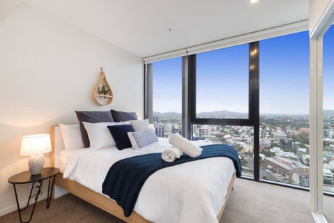 SPIRE - Fast Internet Monthly Stays W Carpark - Accommodation Main Beach 1