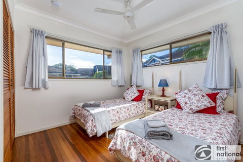 Spoil Yourself With The Perfect Position Of This First Floor Unit - Accommodation Main Beach 2