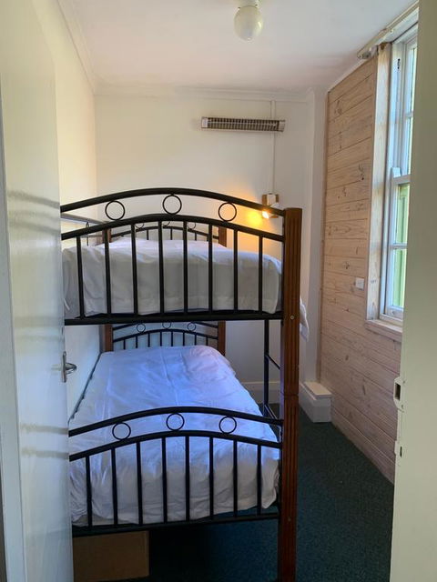 Sponars Chalet - Accommodation Main Beach 3