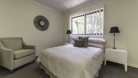 Spring Hill With Pool - Accommodation Main Beach 0