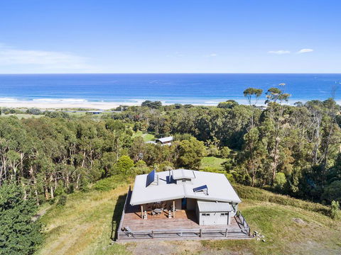 Spring House - Accommodation Main Beach 0