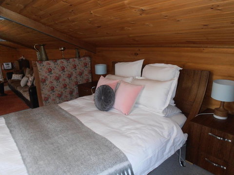Springmead Rustic Cabin - Accommodation Main Beach 0