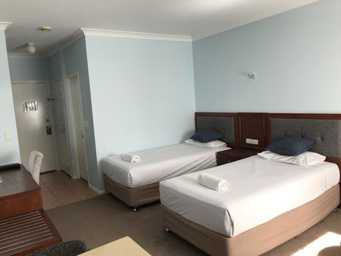 Springwood Motor Inn - Accommodation Main Beach 1