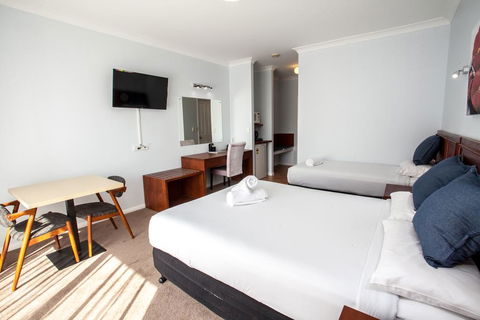 Springwood Motor Inn - Accommodation Main Beach 0