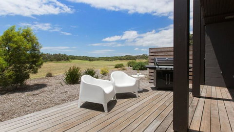 ST ANDREWS BEACH APARTMENT 4.01 - Accommodation Main Beach 1