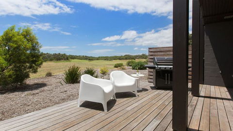 ST ANDREWS BEACH APARTMENT 4.01 - Accommodation Main Beach 1