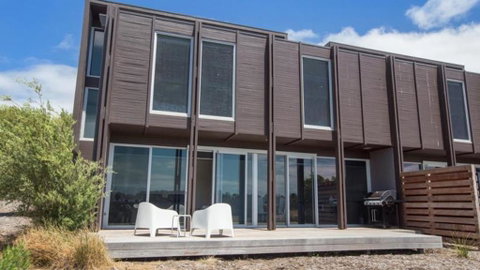 ST ANDREWS BEACH APARTMENT 4.02 - Accommodation Main Beach 2