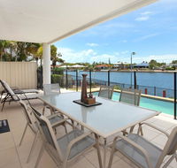 St Lucia 11 - 4 BDRM Canal Home with Pool - Accommodation Main Beach