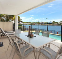 St Lucia 11 - 4 BDRM Canal Home with Pool - Accommodation Main Beach