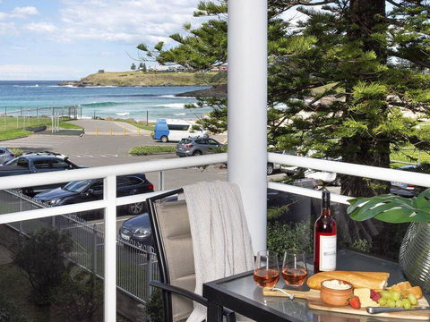 St Tropez Beachside Luxe - Accommodation Main Beach 3
