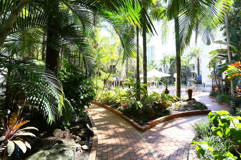 St Tropez Resort - Accommodation Main Beach 2