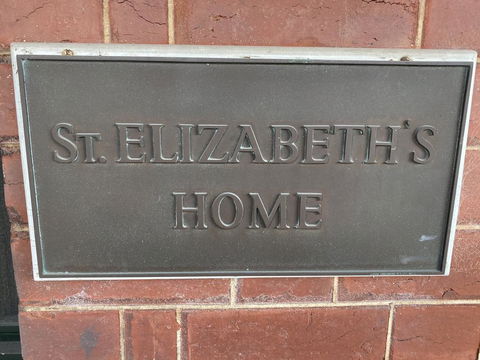 St. Elizabeth's Home - Accommodation Main Beach 1