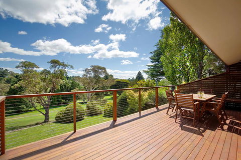 Stableford Lodge - Accommodation Main Beach 1