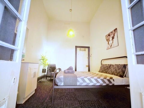 Star Of The West Hotel - Accommodation Main Beach 2