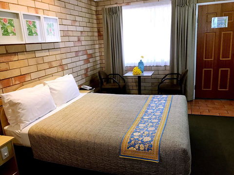 Starlight Motor Inn - Accommodation Main Beach 2