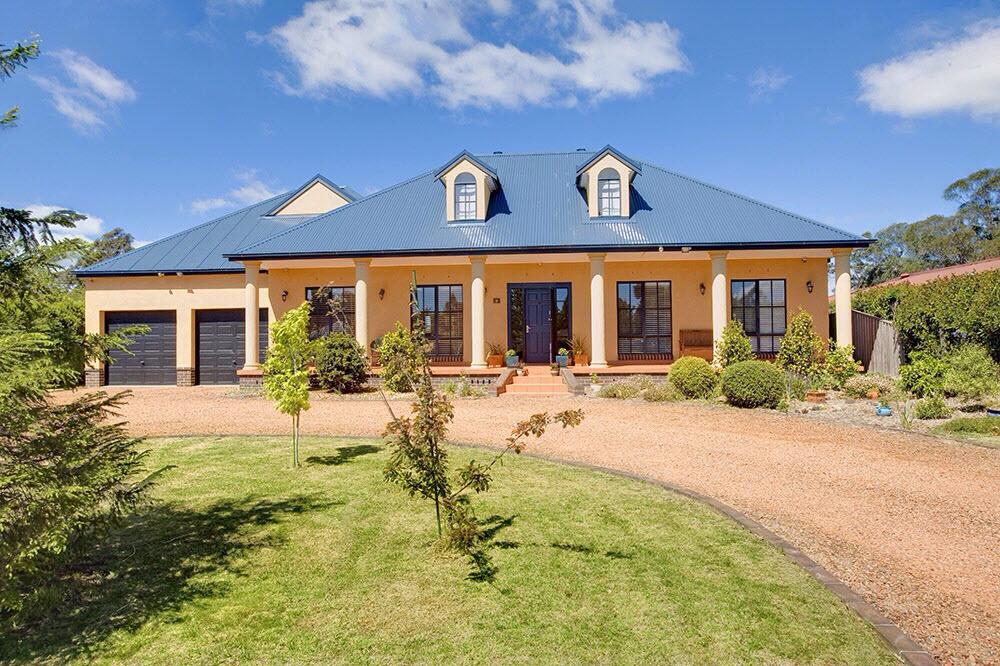 Bowral NSW Accommodation Main Beach